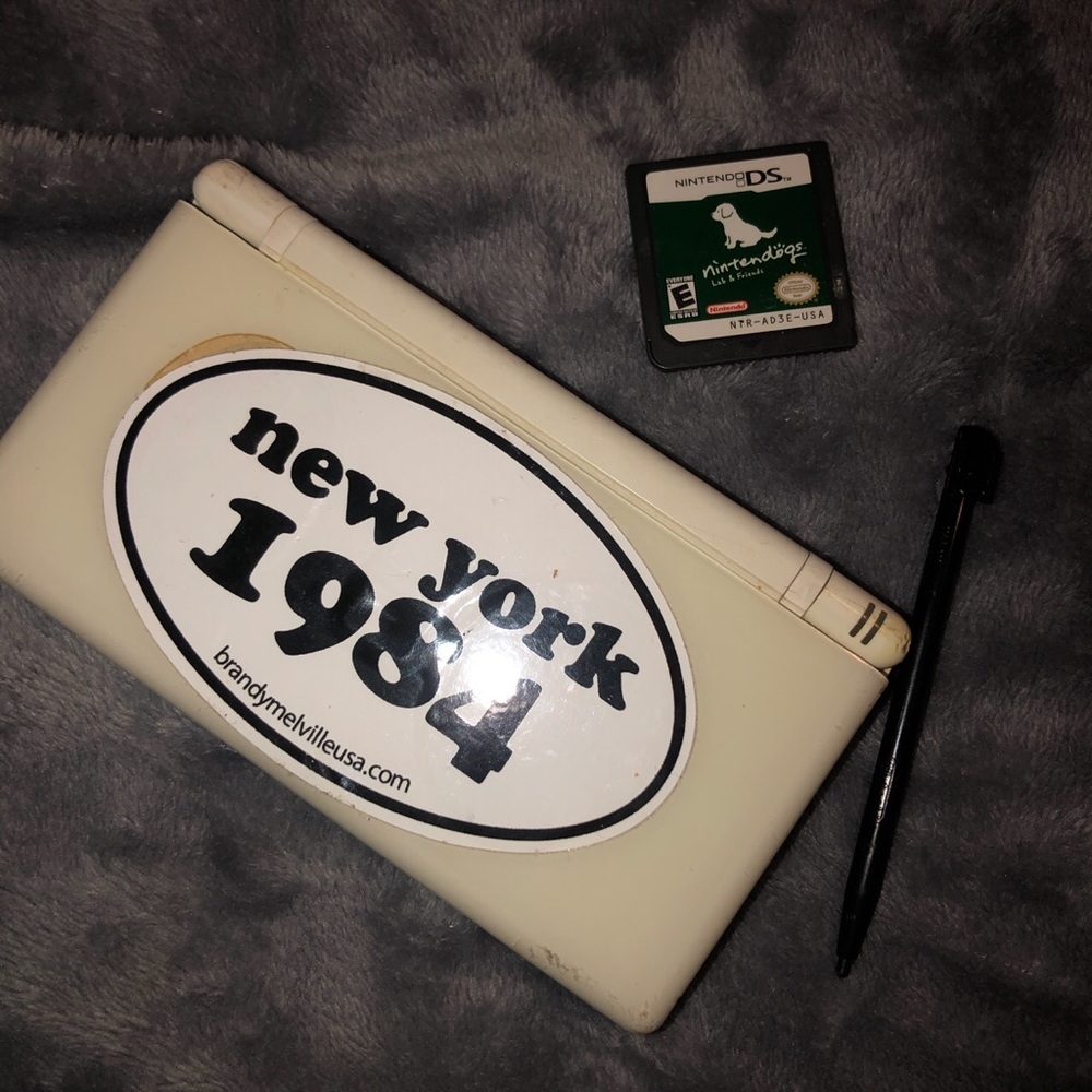 White Nintendo DS Lite